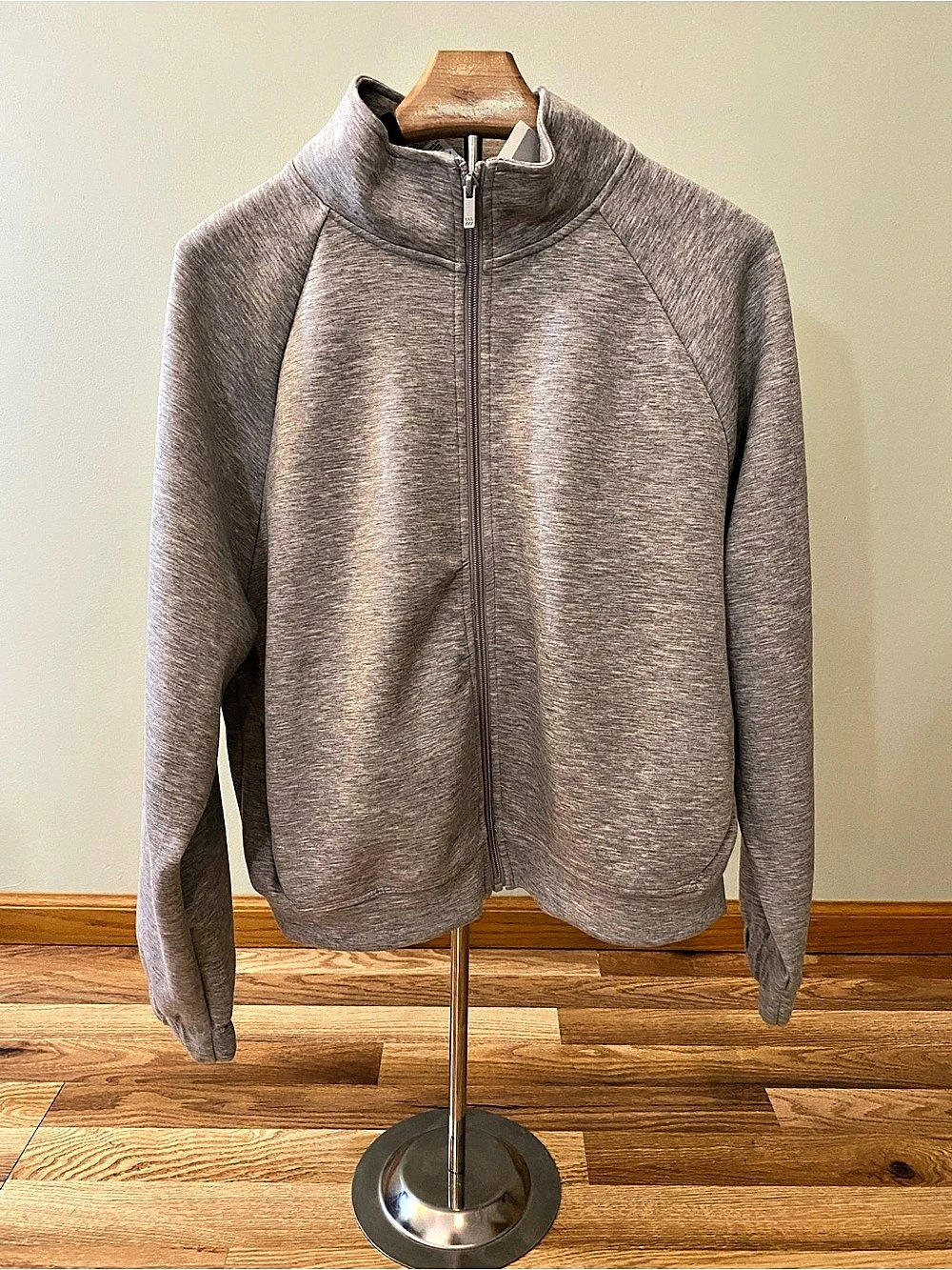 All In Motion Airy Sleek full-zip jacket Gray Full-Zip Jacket Size Large NWT